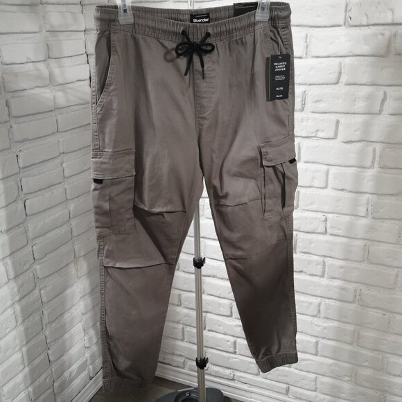 NWT Bluenotes Men's Size XL Dark Grey Elastic & Tie Waist Relaxed Cargo Jogger - Picture 1 of 16